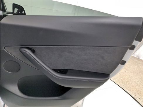Used 2020 Tesla Model Y Performance image 41