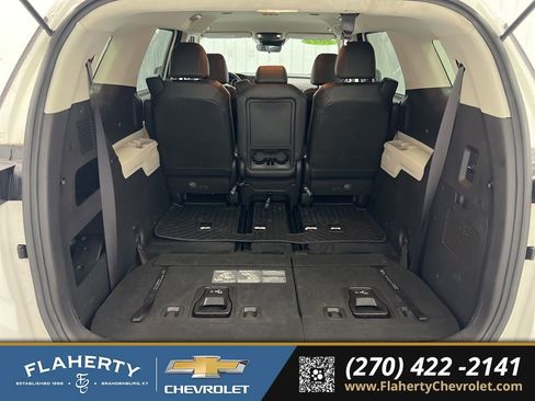 Used 2022 Kia Carnival LX image 18