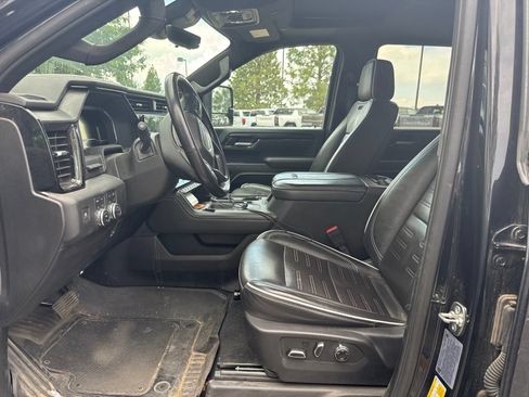 Used 2025 GMC Sierra 2500 AT4X AWD/4WD image 5