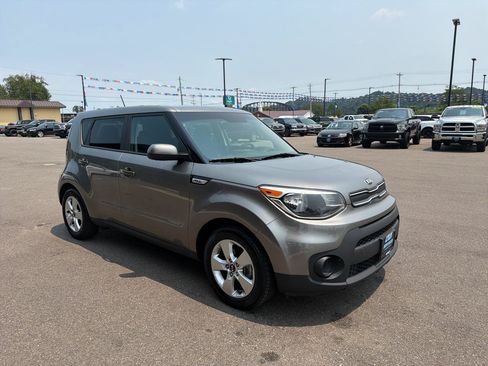 Used 2018 Kia Soul FWD image 3