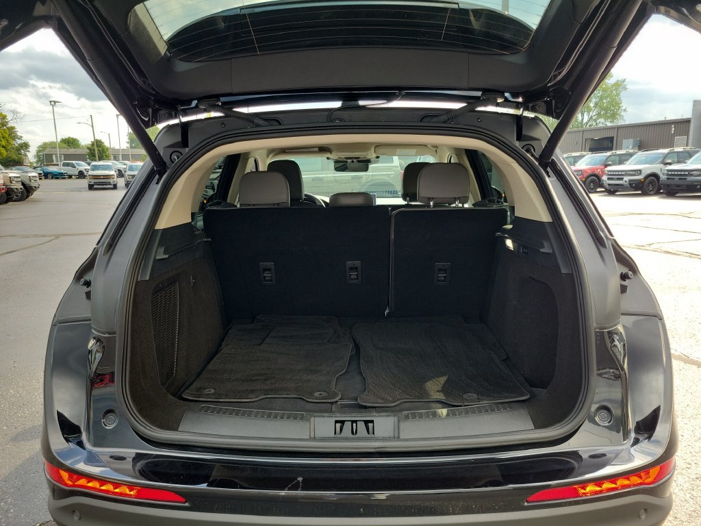 Certified 2023 Lincoln Corsair AWD w/ Equipment Group 101A image 10