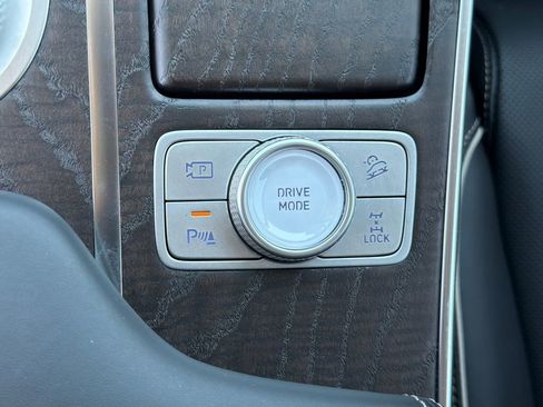 Used 2024 Genesis GV80 3.5T Advanced AWD/4WD image 34