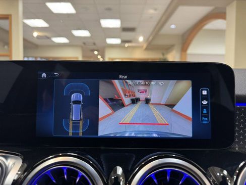 Certified 2025 Mercedes-Benz GLB 250 image 28