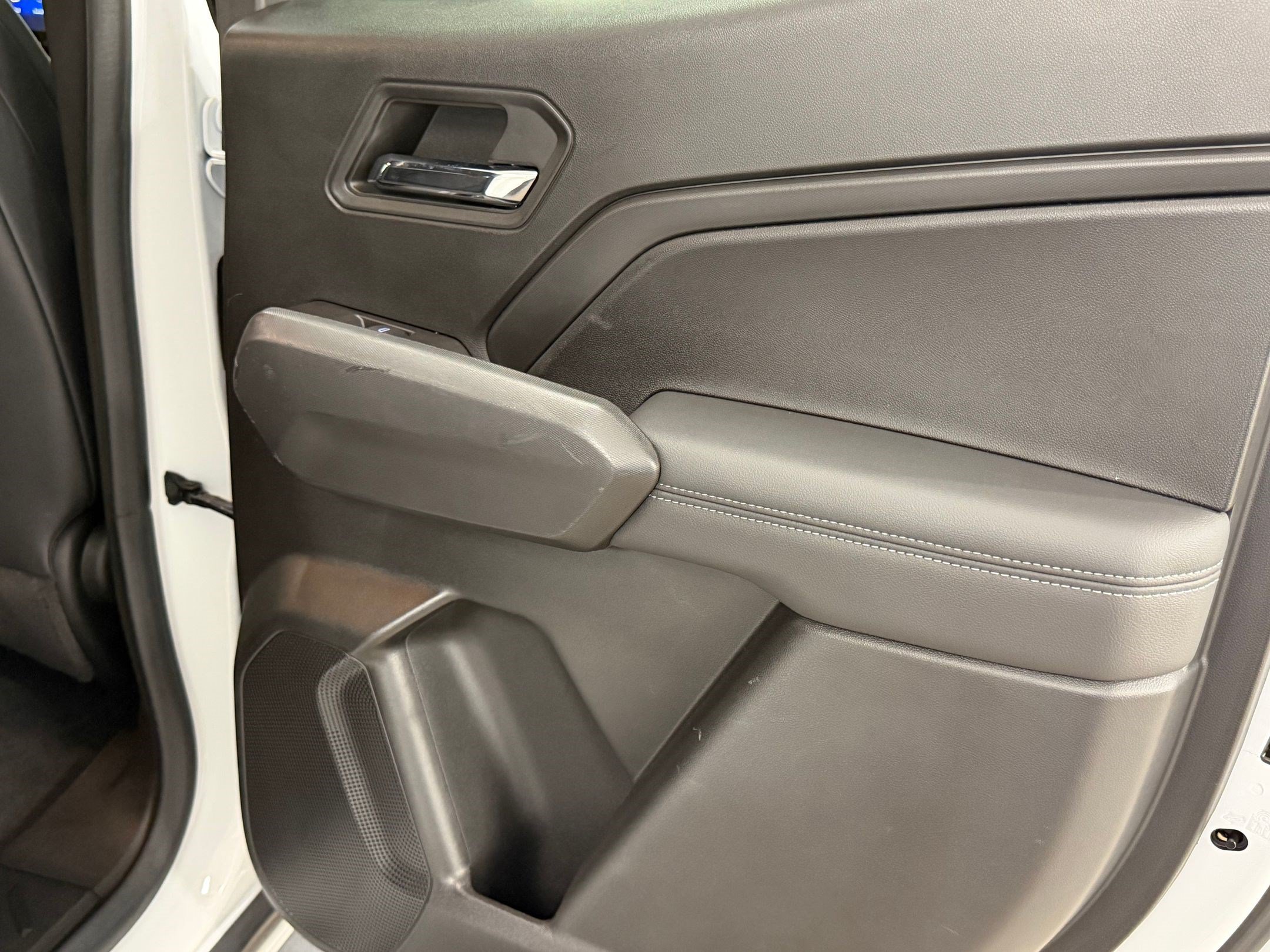 Used 2024 Chevrolet Colorado LT w/ LT Convenience Package III RWD image 36