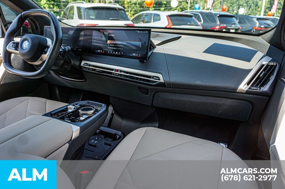 Used 2024 BMW iX xDrive50 w/ Premium Package AWD/4WD image 24
