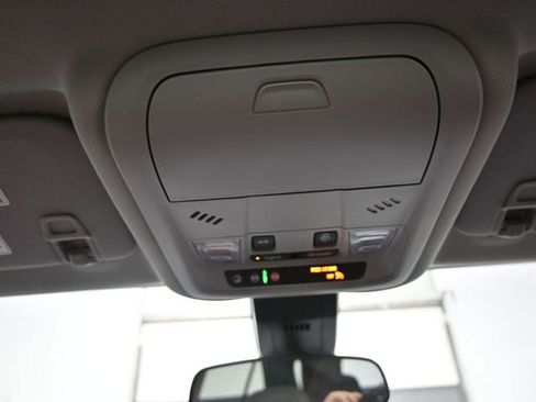 Used 2023 Chevrolet Equinox LT FWD image 12