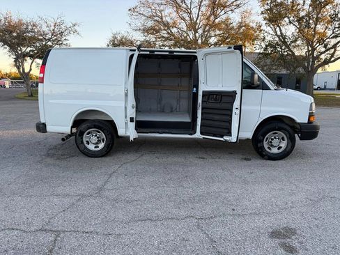 Used 2025 Chevrolet Express 2500 RWD 2500 135 w/ Driver Convenience Package image 9