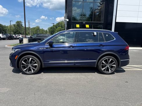 Used 2022 Volkswagen Tiguan SEL R-Line AWD/4WD image 2