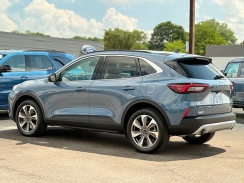 Certified 2024 Ford Escape Platinum w/ Premium Technology Package AWD/4WD image 36