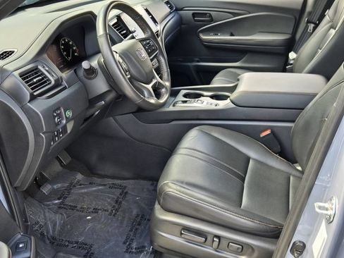 Used 2025 Honda Ridgeline TrailSport image 10