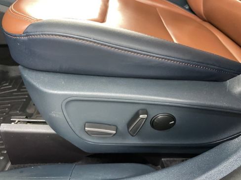 Used 2022 Ford Maverick Lariat w/ Lariat Luxury Package FWD image 16