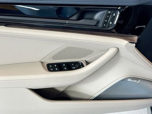 Certified 2025 Porsche Panamera 4 image 11