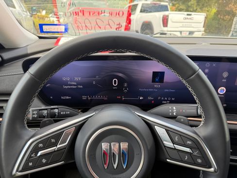 Used 2025 Buick Envision Sport Touring image 16