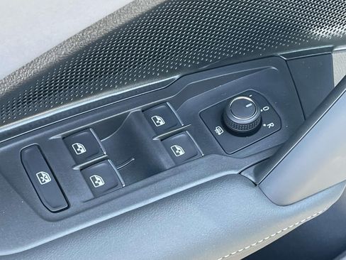 New 2026 Volkswagen Tiguan SE R-Line FWD image 15