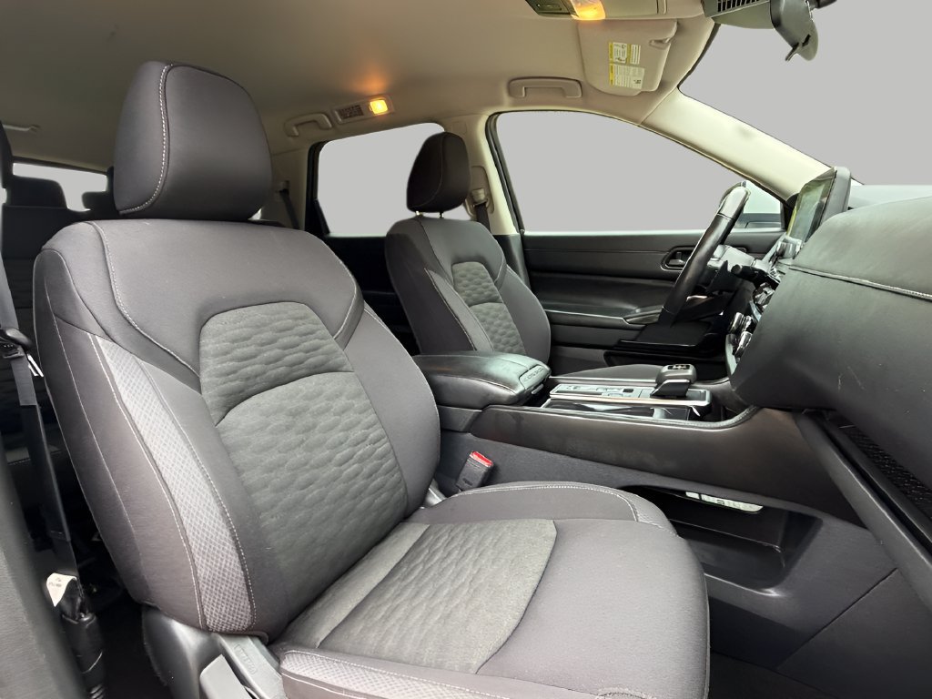 Used 2024 Nissan Pathfinder SV FWD image 11