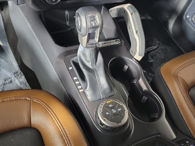 Used 2024 Ford Bronco Outer Banks AWD/4WD image 30