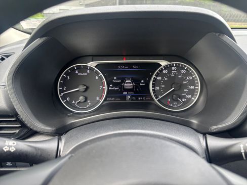 Used 2025 Nissan Sentra SV FWD image 38