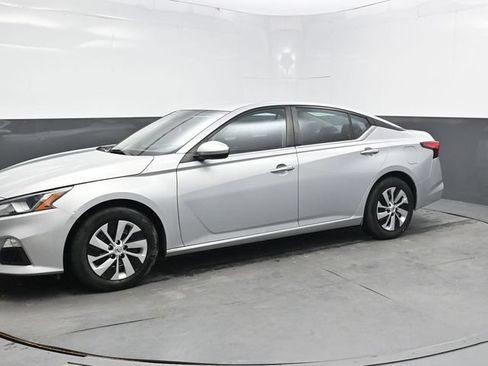 Used 2021 Nissan Altima 2.5 S FWD image 3