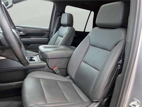 Used 2023 Chevrolet Tahoe Z71 w/ Luxury Package AWD/4WD image 16