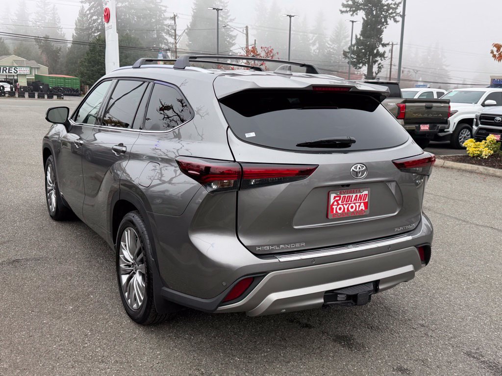 Certified 2026 Toyota Highlander Platinum AWD/4WD image 9