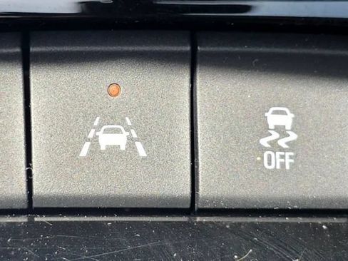 Used 2023 Buick Encore GX Select FWD image 37
