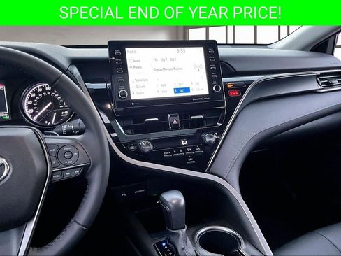 Used 2022 Toyota Camry SE image 9