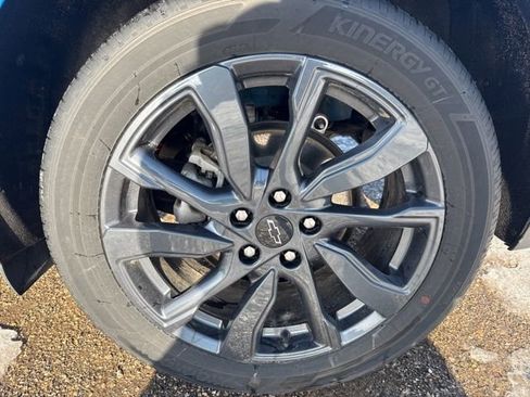 Used 2024 Chevrolet Equinox RS w/ LPO, Floor Liner Package AWD/4WD image 12