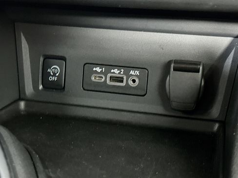 Used 2025 Nissan Sentra SV image 26