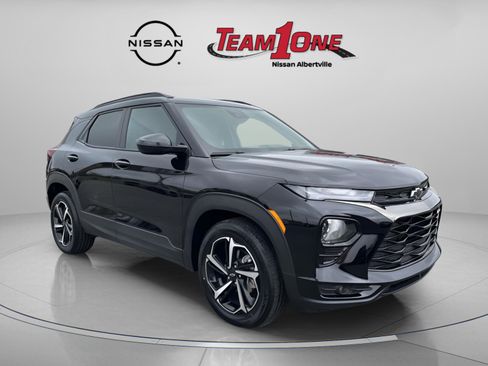 Used 2023 Chevrolet TrailBlazer RS w/ Convenience Package FWD image 2