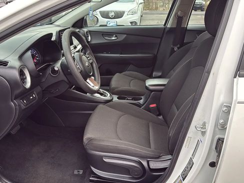 Used 2021 Kia Forte LXS image 3