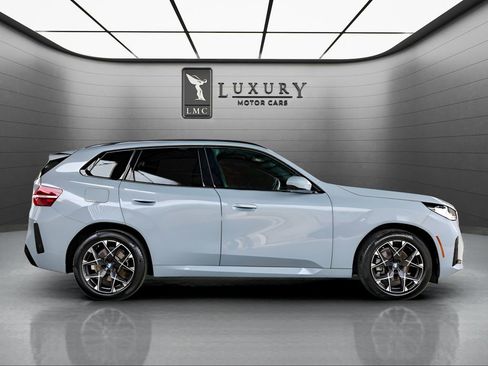 Used 2025 BMW X3 xDrive30i image 9