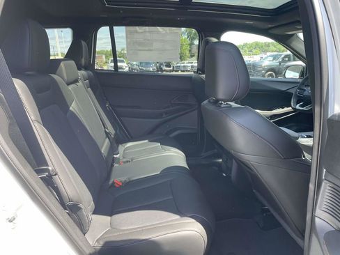 New 2026 Jeep Cherokee Overland w/ Advanced Pro Tech Group AWD/4WD image 18