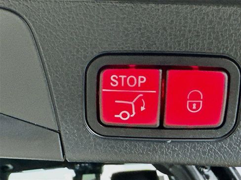 Used 2026 Mercedes-Benz GLB 250 4MATIC image 42