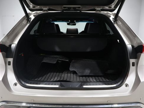 Certified 2021 Toyota Venza Limited image 20