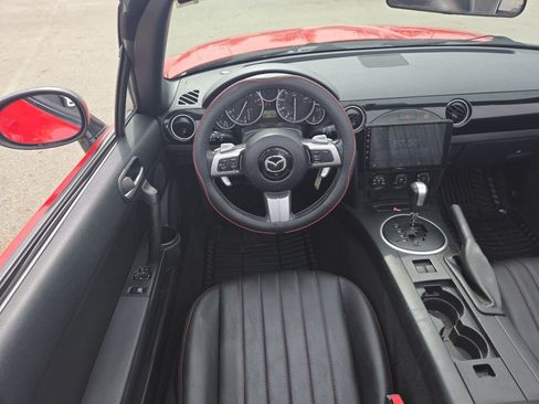 Used 2007 MAZDA MX-5 Miata Touring w/ Appearance Pkg RWD image 19