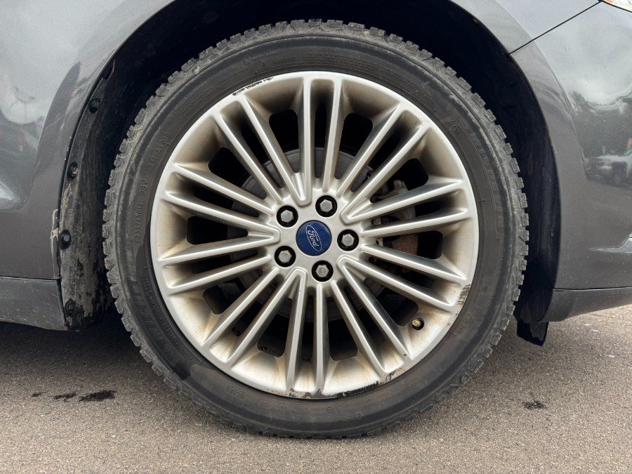 Used 2015 Ford Fusion SE w/ Equipment Group 202A FWD image 13
