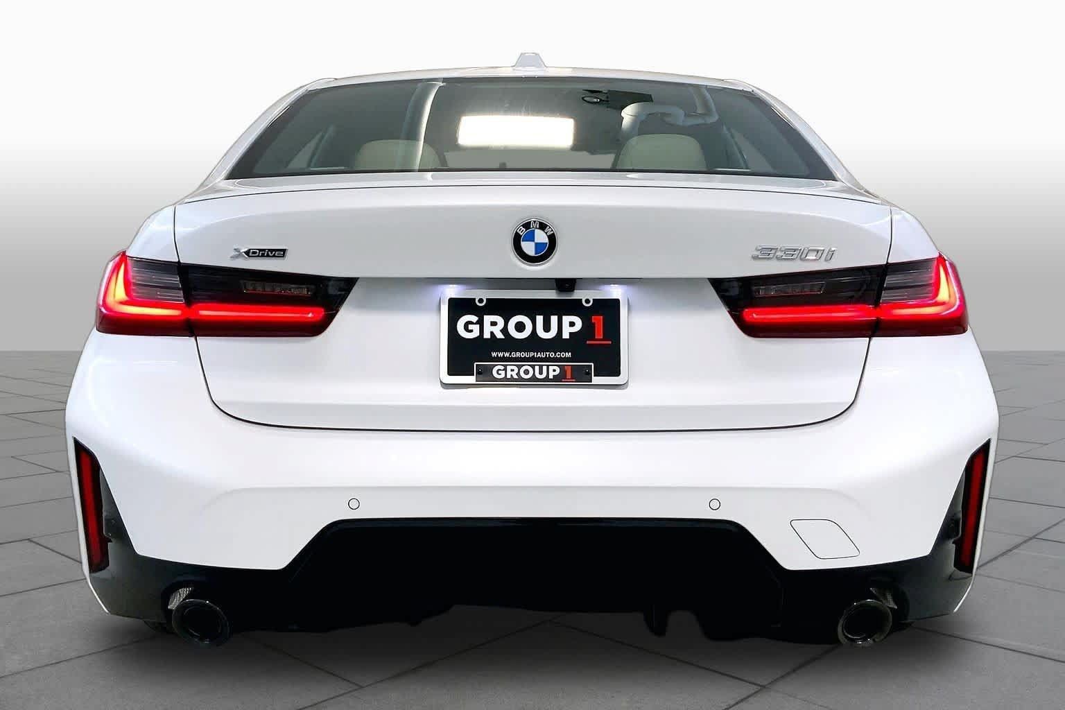 New 2026 BMW 330i xDrive Sedan w/ M Sport Package AWD/4WD image 4