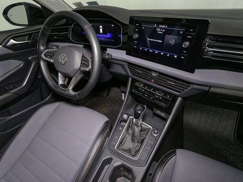 Used 2025 Volkswagen Jetta SE image 17