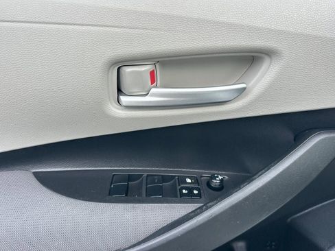 Used 2021 Toyota Corolla LE image 8