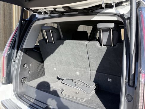 Used 2018 Cadillac Escalade Premium Luxury image 15