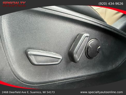Used 2021 Ford Escape Titanium image 36