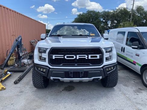 Used 2018 Ford F150 Raptor w/ Equipment Group 802A Luxury AWD/4WD image 2
