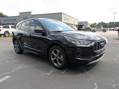 Used 2023 Ford Escape ST-Line w/ Tech Pack #1 FWD image 2