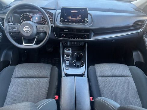 Used 2024 Nissan Rogue SV image 11