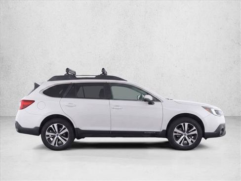 Used 2018 Subaru Outback 2.5i Limited AWD/4WD image 8
