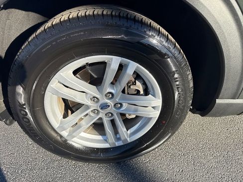 Used 2023 Ford Explorer XLT w/ Equipment Group 202A image 17