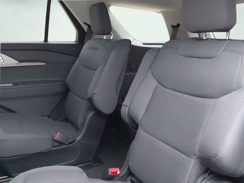 New 2026 Ford Explorer Active AWD/4WD image 3