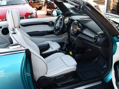 Used 2017 MINI Cooper S image 61