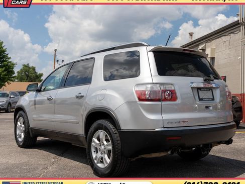 Used 2009 GMC Acadia SLE w/ Preferred Package FWD image 3