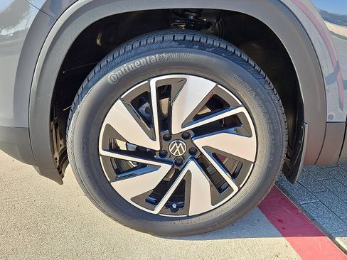 New 2026 Volkswagen Atlas SEL image 5